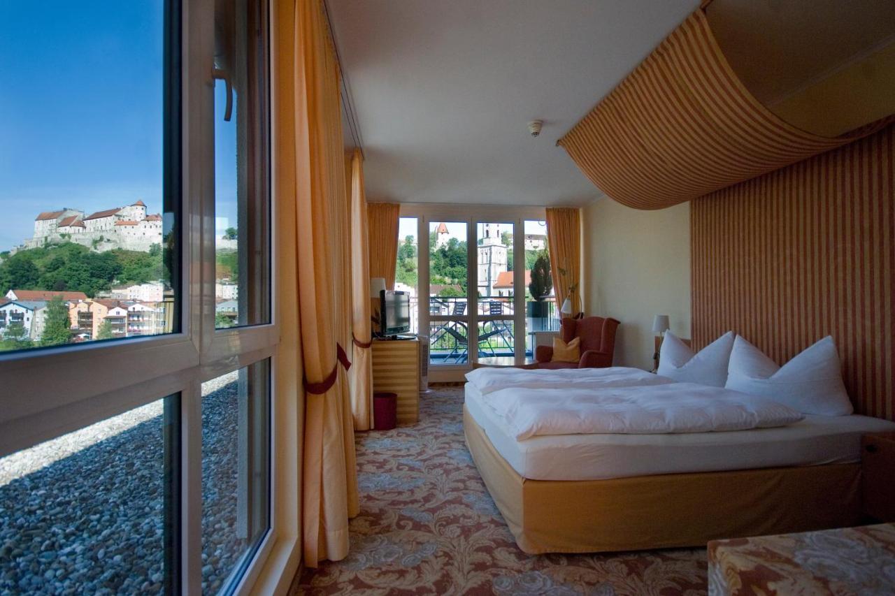 Hotel Burgblick Hochburg-Ach ภายนอก รูปภาพ