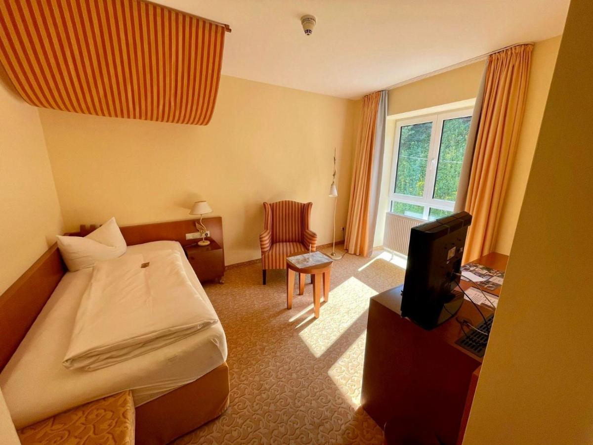 Hotel Burgblick Hochburg-Ach ภายนอก รูปภาพ