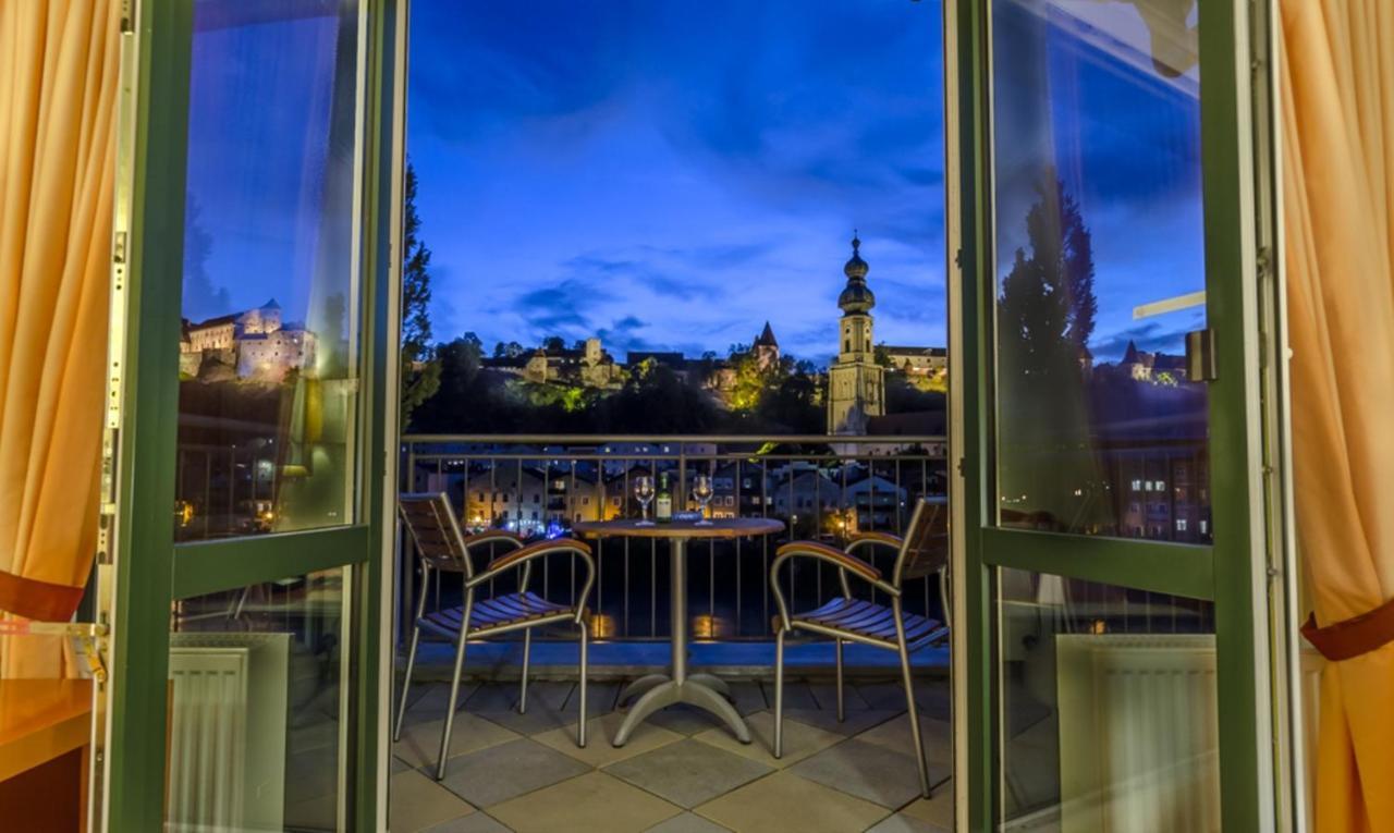 Hotel Burgblick Hochburg-Ach ภายนอก รูปภาพ